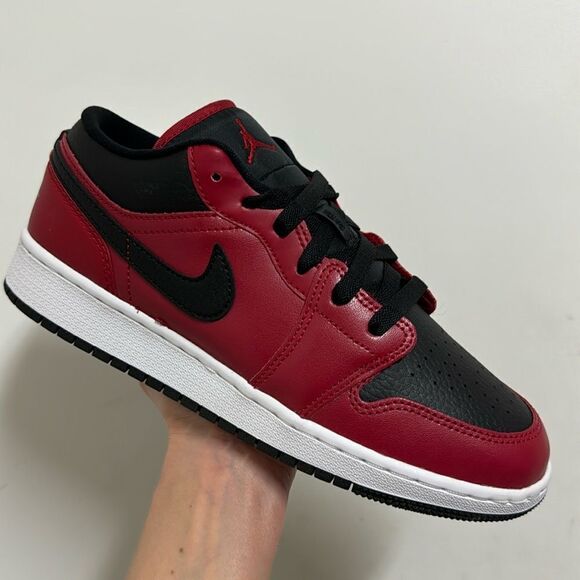 ⭐️🖤❤️NIKE AIR JORDAN 1 LOW GS SNEAKERS❤️🖤